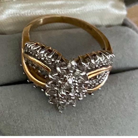 14kt Gold Diamond Ring - Vintage - Picture 3 of 5